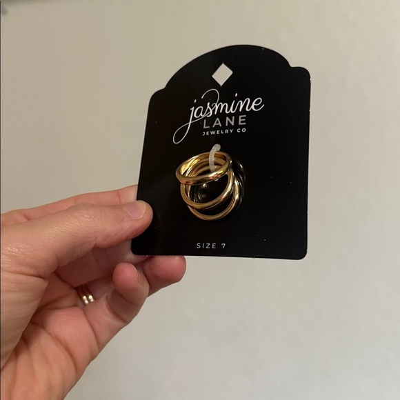 Jasmine Lane Jewelry Co Gold Set of 3 Stackable Rings Size 7 - Picture 2 of 3